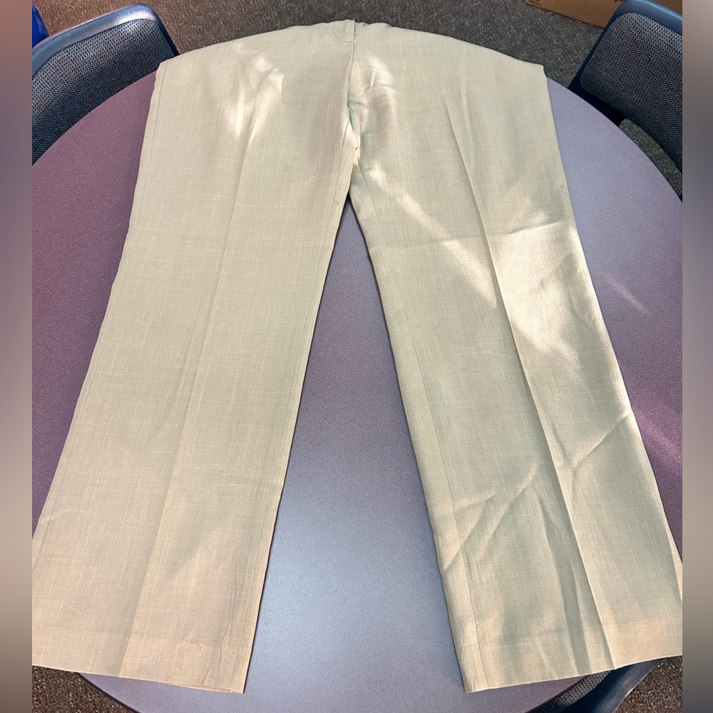 Le Suit olive green ladies pant suit size 8 - great condition - Picture 3 of 5